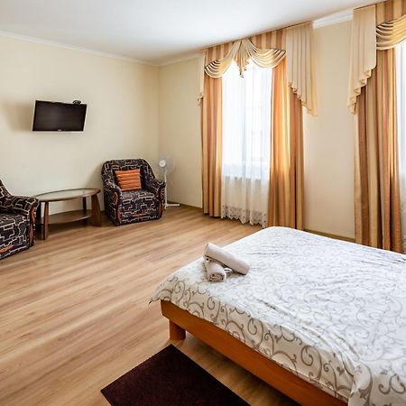 Apartment On Yana Zhizhky 利沃夫 客房 照片